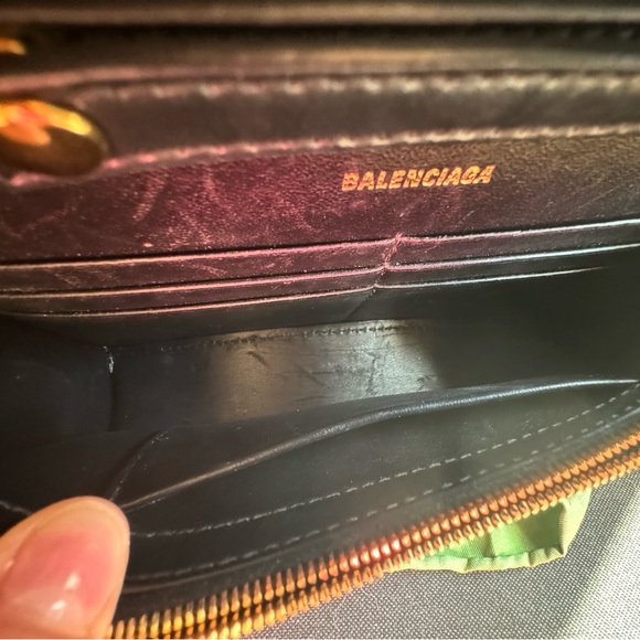 Authentic Balenciaga Hourglass Wallet on chain - Picture 8 of 11
